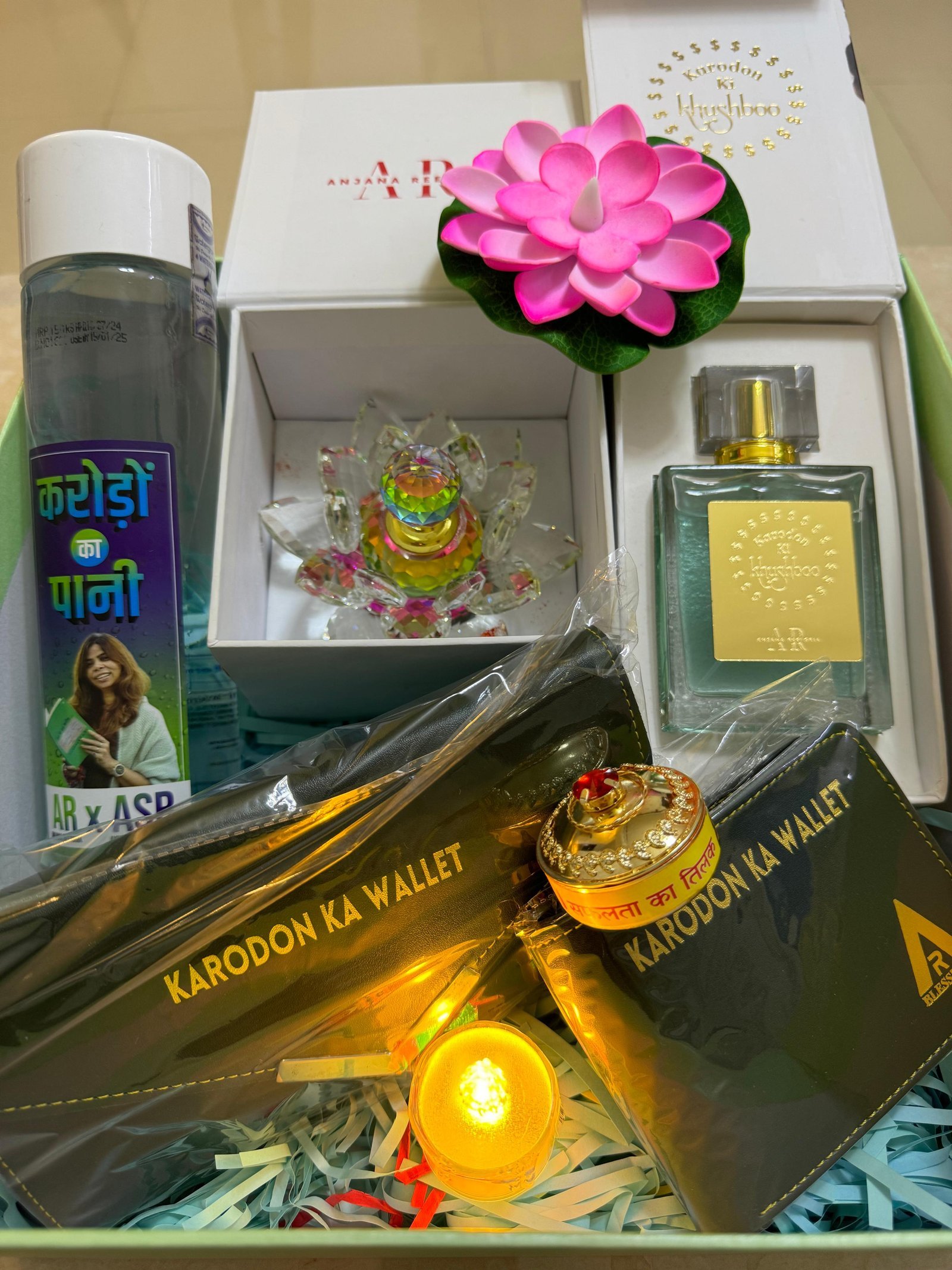 Karodon Ka Hamper